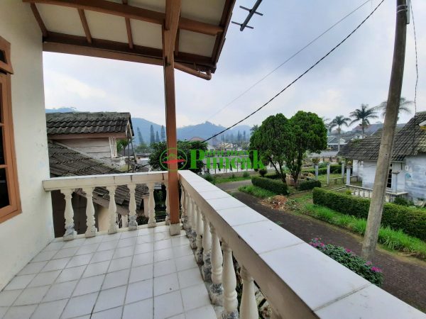 villa green aple cipanas puncak