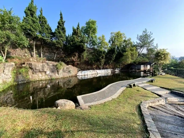 villa braja kolam ikan vill abraja