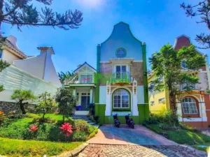 villa eropa 17
