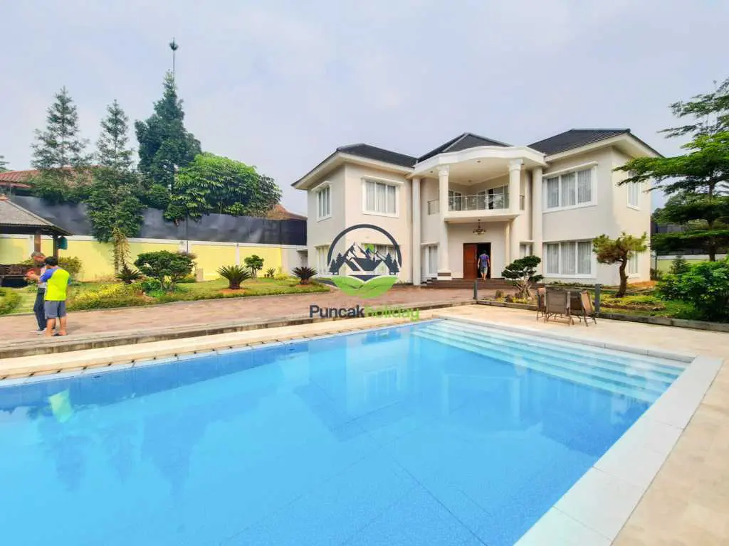 villa mewah di puncak