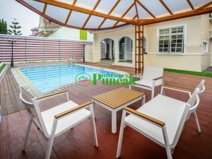 villa puncak kolam renang