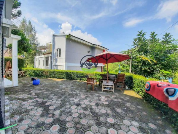 villa puncak kota bunga
