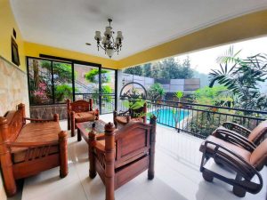 villa cisarua puncak