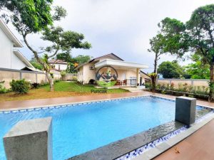 villa kembar puncak