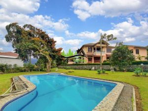 Villa Arya Cisarua puncak 5 bedroom