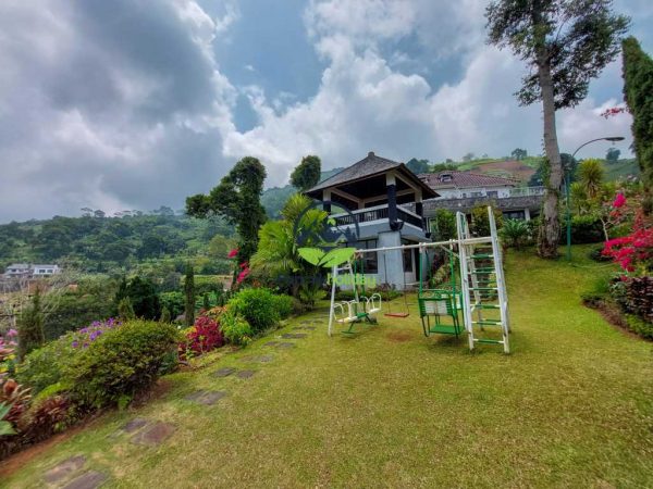 villa puncak santika