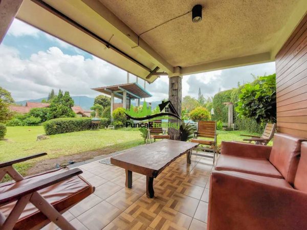 villa 207 cisarua terrace