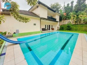 Villa Sultan Safari Puncak 4 kamar Billiard