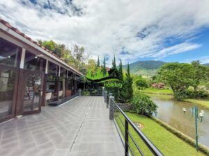 villa pendi bukit danau