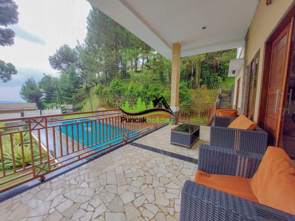 villa mewah di puncak