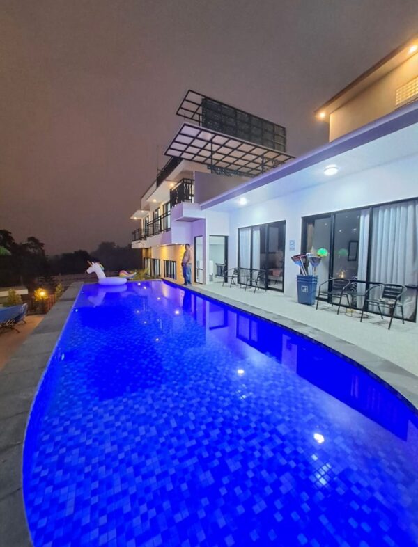 Villa Vinesa kolam renang villa vinesa