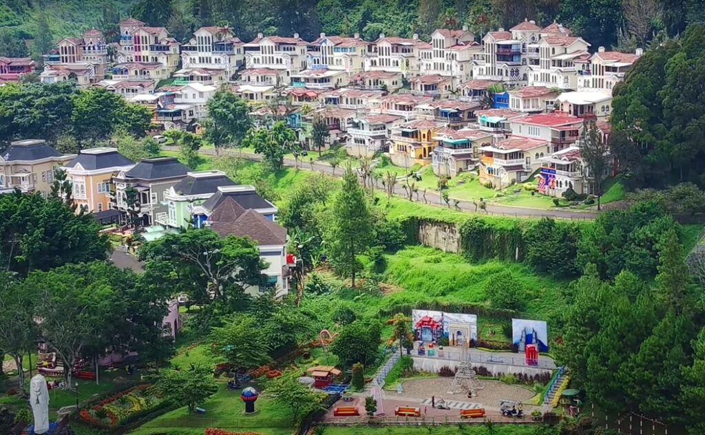 villa paling laris di kota bunga puncak