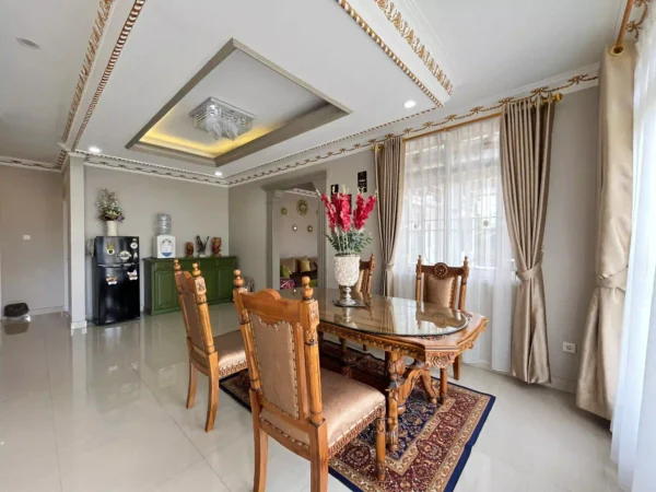 ruang dinner villa berry