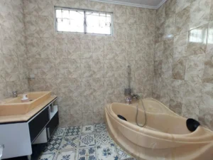 kamar mandi villa sasa puncak