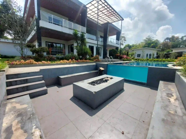 area barberque villa eighty puncak
