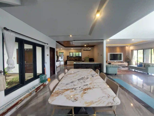 dinning room villa eighty puncak