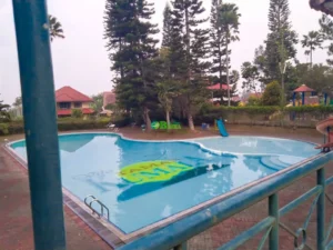 kolam renang villa galaxy biru