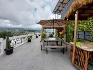 outdoor dinning area villa malini 12