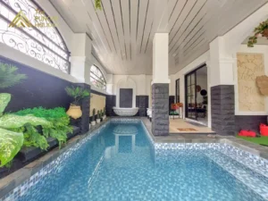 Kolam renang villa malini 9