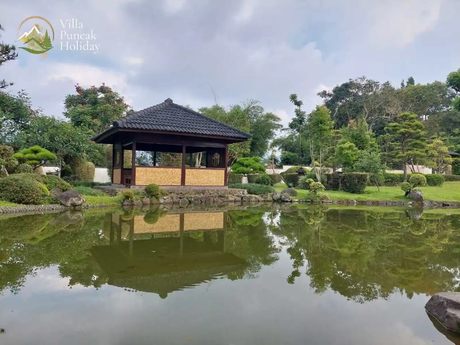 Villa Dekat Taman Bunga Taman Jepang di taman bunga nusantara