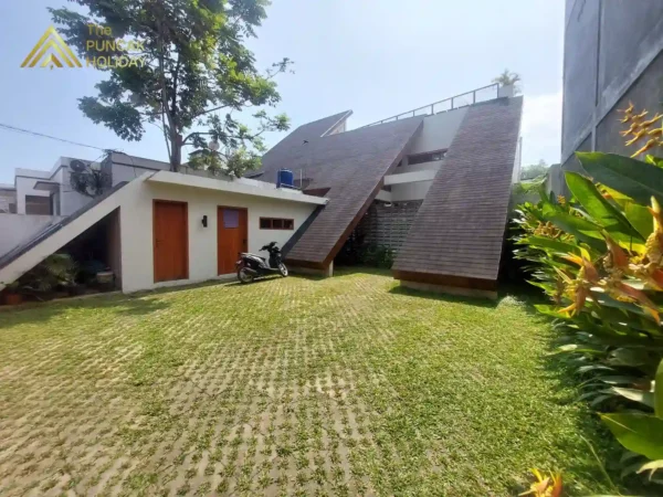 Tampak Depan Villa Shaki Puncak
