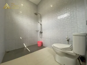 kamar mandi Villa Aqila