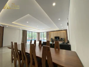 meja makan Villa Aqila