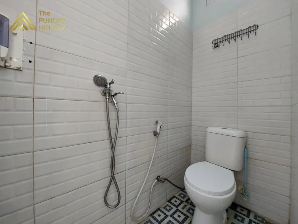 Villa Qiew kamar mandi Villa Qiew Puncak