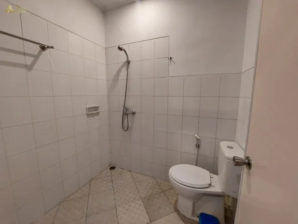 Villa GH Puncak resort kamar mandi di setiap kamar