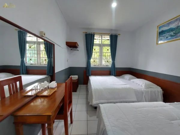 Villa GH Puncak resort kamar dengan 2 king bed