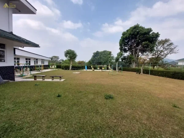 Villa GH Puncak resort Halman belakang villa