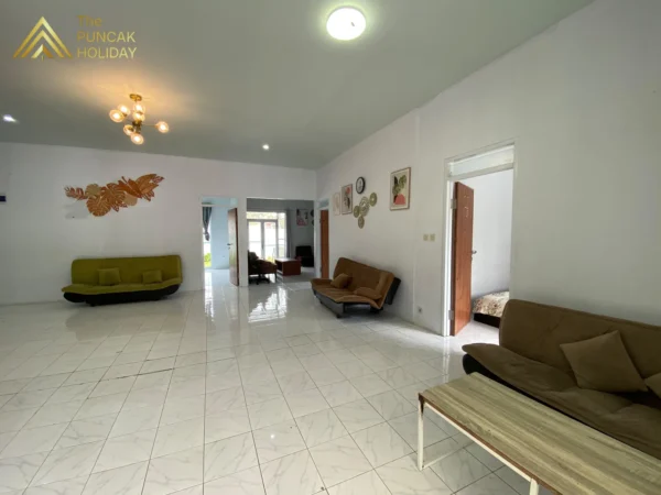 Villa Deras Puncak Ruangan tamu Villa deras puncak