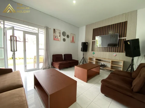 Villa Deras Puncak karaoke