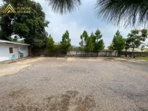 halaman Villa deras puncak