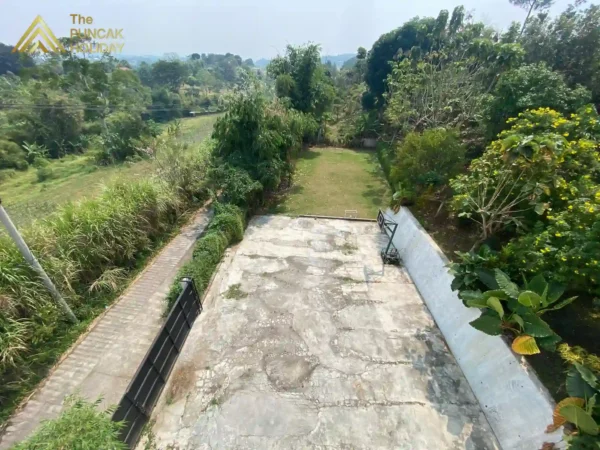 Villa Darin area bermain dan lapangan villa darin