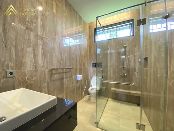 villa jenifer kamar mandi luxury