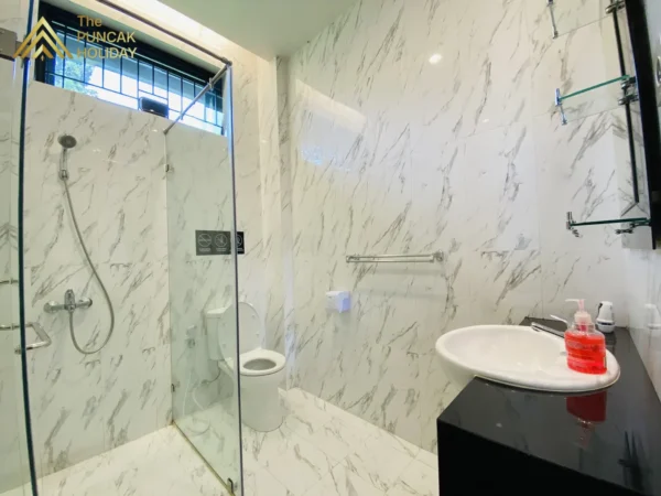 villa jenifer kamar mandi 5