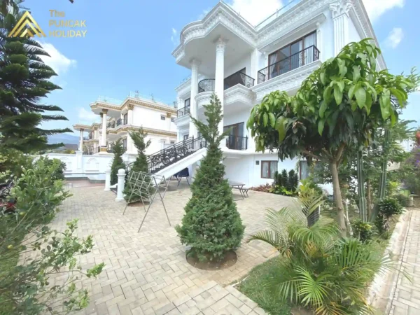 Villa Ratu tampak depan villa ratu