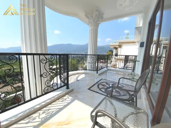 Villa Ratu balkon mewah villa ratu