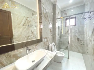 kamar mandi ke dua villa ratu