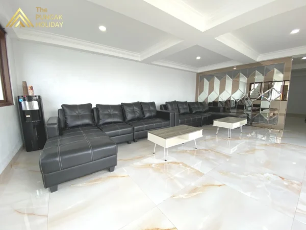 Villa Ratu sofa area musholla villa ratu