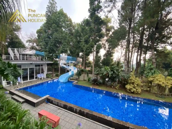Villa Waterboom puncak tampak depan villa waterboom puncak