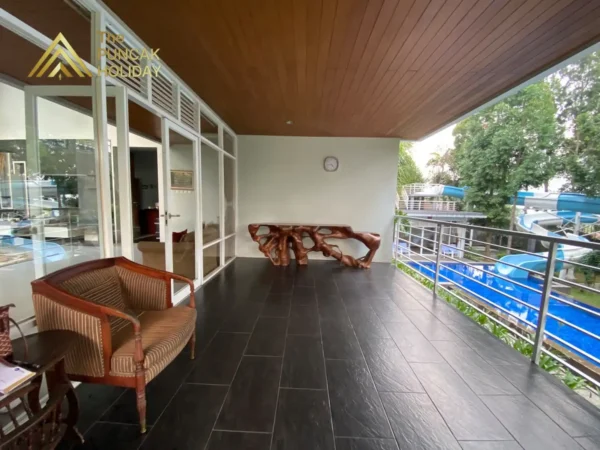 Villa Waterboom puncak balkon utama villa waterboom puncak